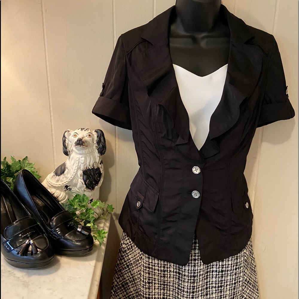 Cute Blazer Short Sleeves WHBM size 6